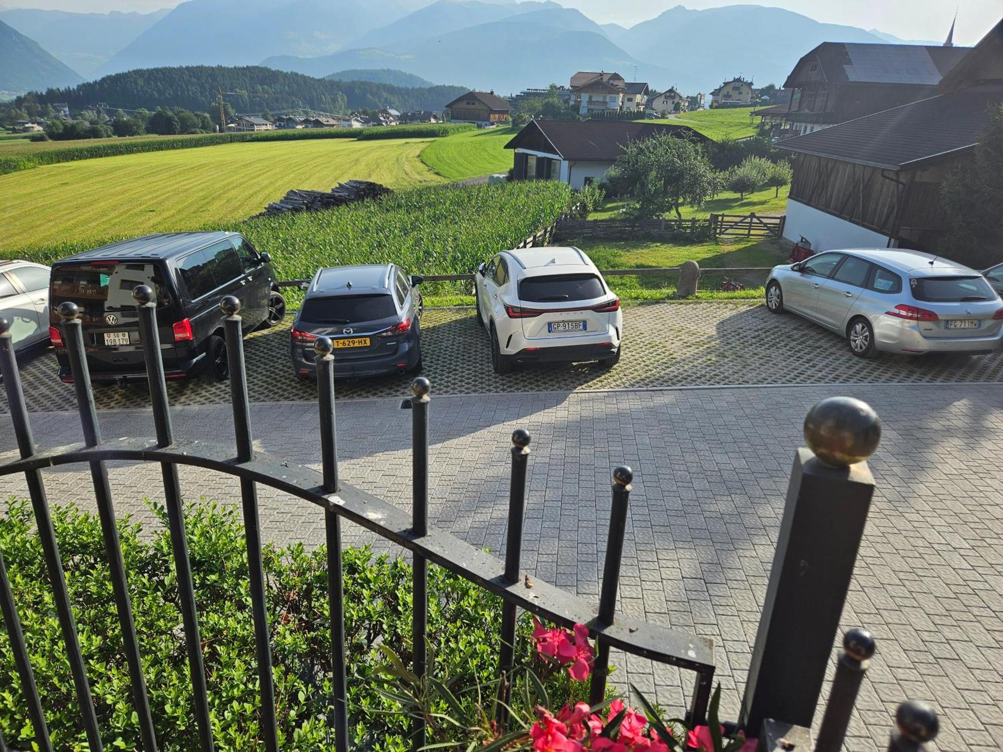 Apartment Pichlerhof San Lorenzo di Sebato Exterior foto